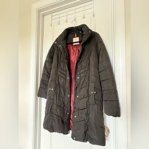 XS Tommy Hilfiger parka. No hood. Some minor defects from wear and tear.